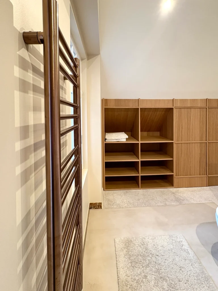 Duquenière 7 suite parentale avec rangements dressing plaqué chêne avec détails